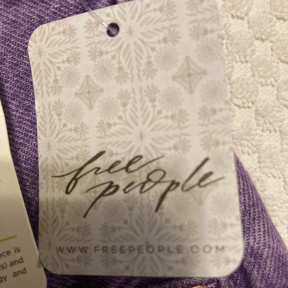 Free People/ Levi’s shorts - Picture 8 of 10